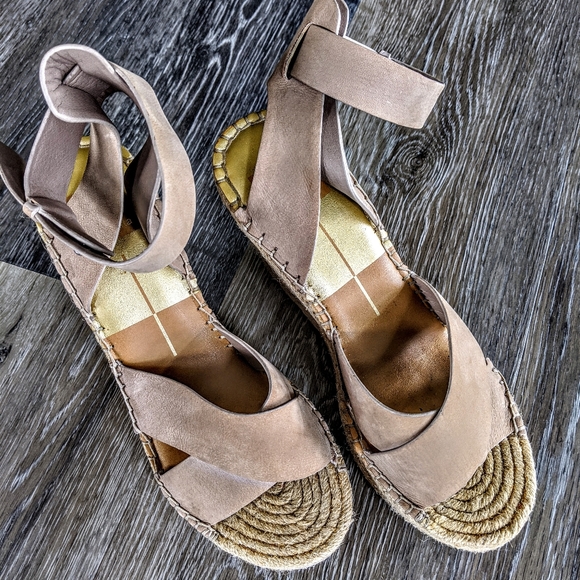 Dolce Vita Wedges - Picture 4 of 7